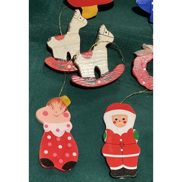 Vintage Christmas 20 Flat Wooden Hand Painted Ornament Lot Santa Snowmen Bears - Picture 3 of 16